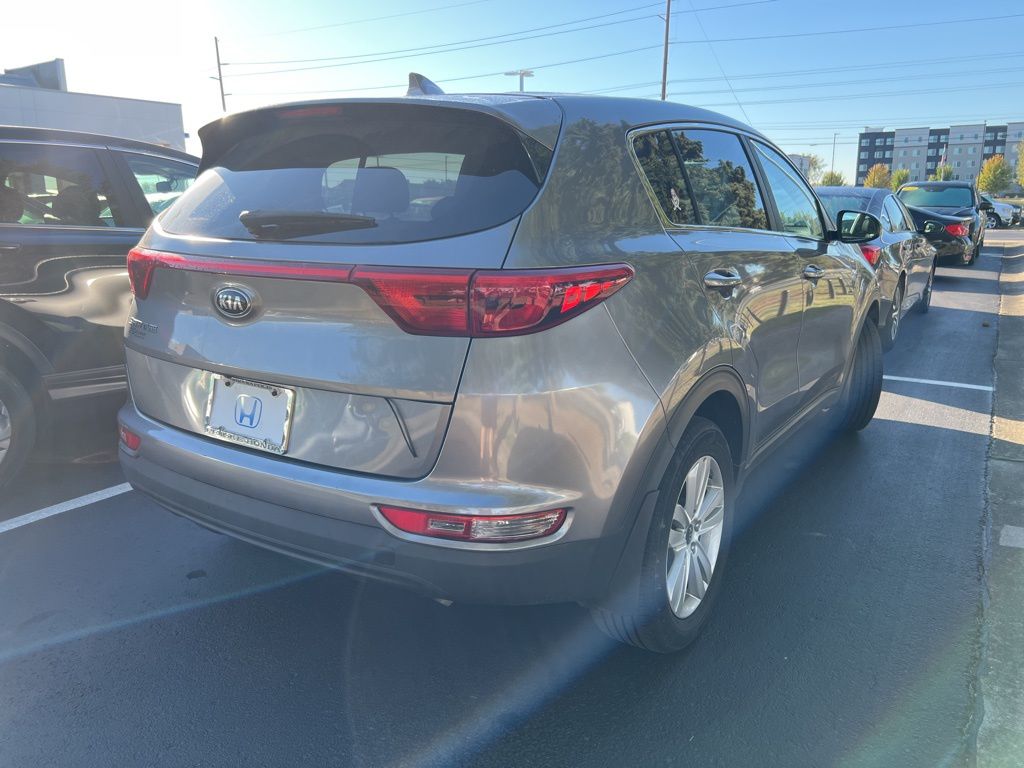 Thumbnail: 2017 Kia Sportage - 3