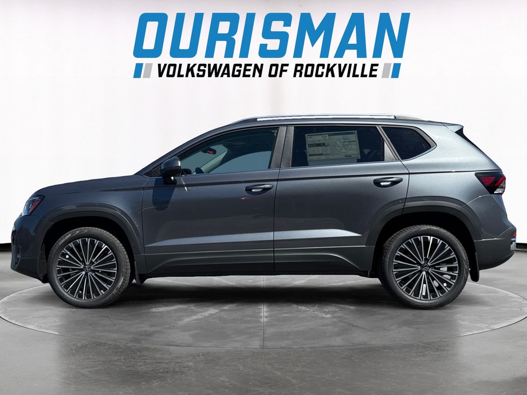2025 Volkswagen Taos SE photo 3