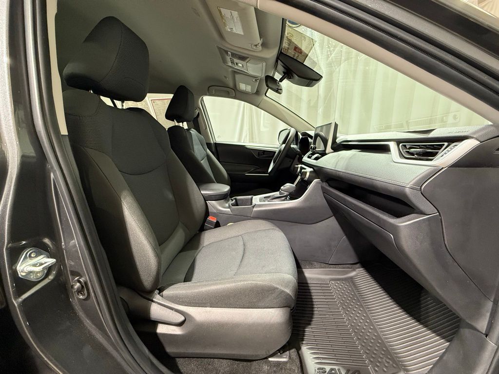 Thumbnail: 2024 Toyota RAV4 - 21