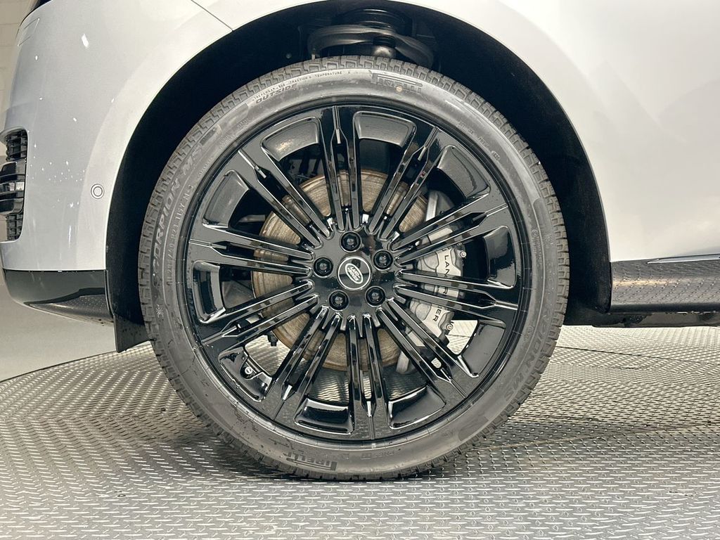 Thumbnail: 2025 Land Rover Range Rover - 5