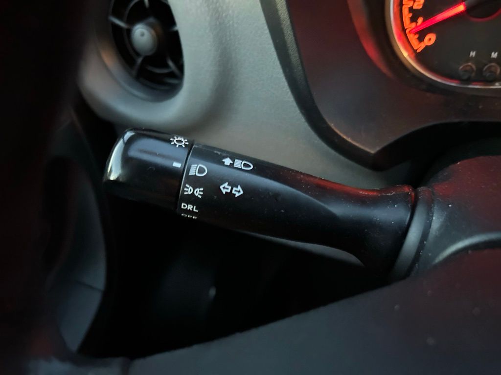 Thumbnail: 2018 Toyota Yaris - 21