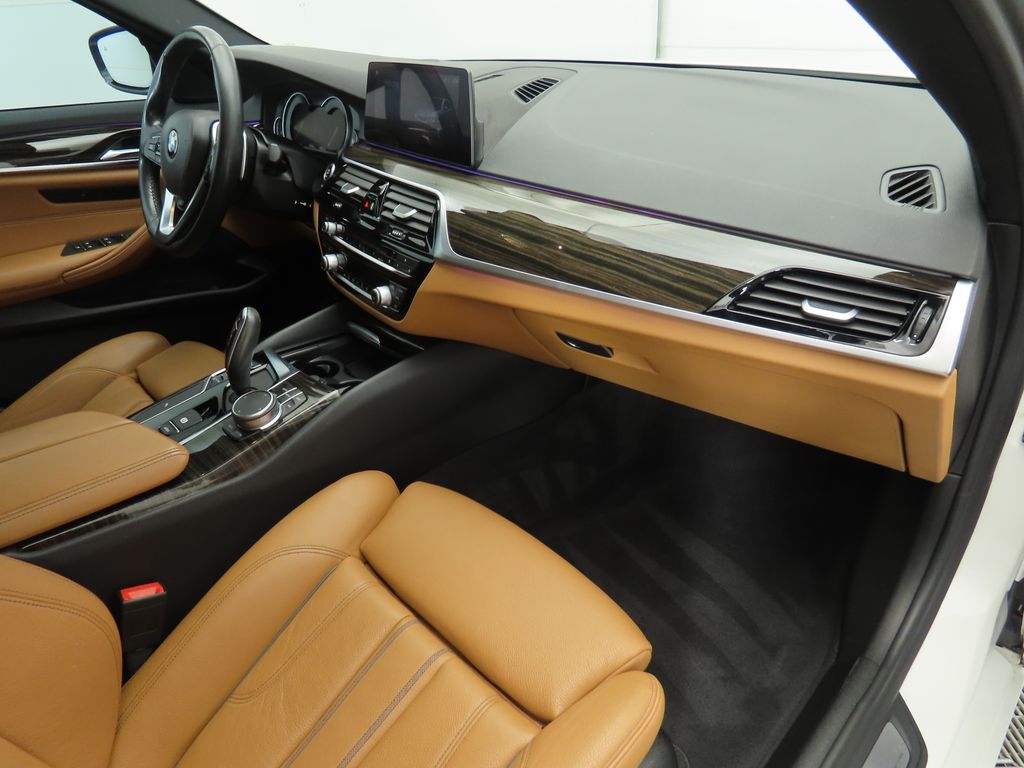 Thumbnail: 2019 BMW 5 Series - 18