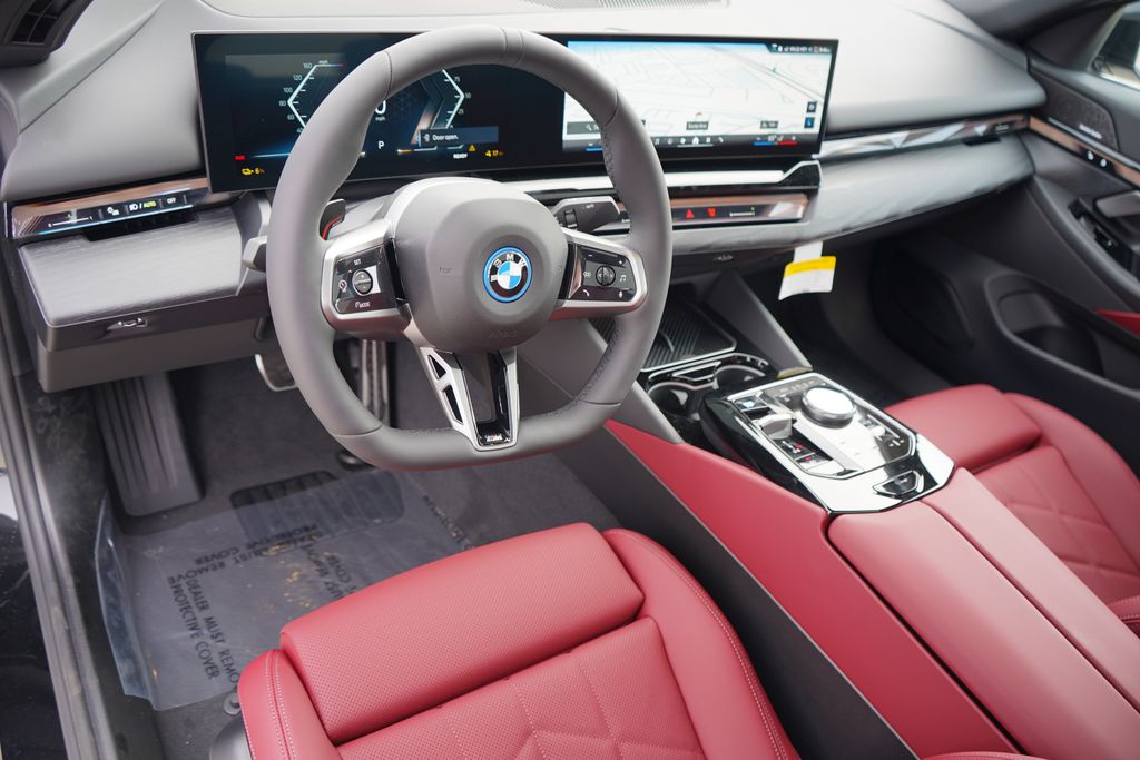 Thumbnail: 2026 BMW i5 - 13