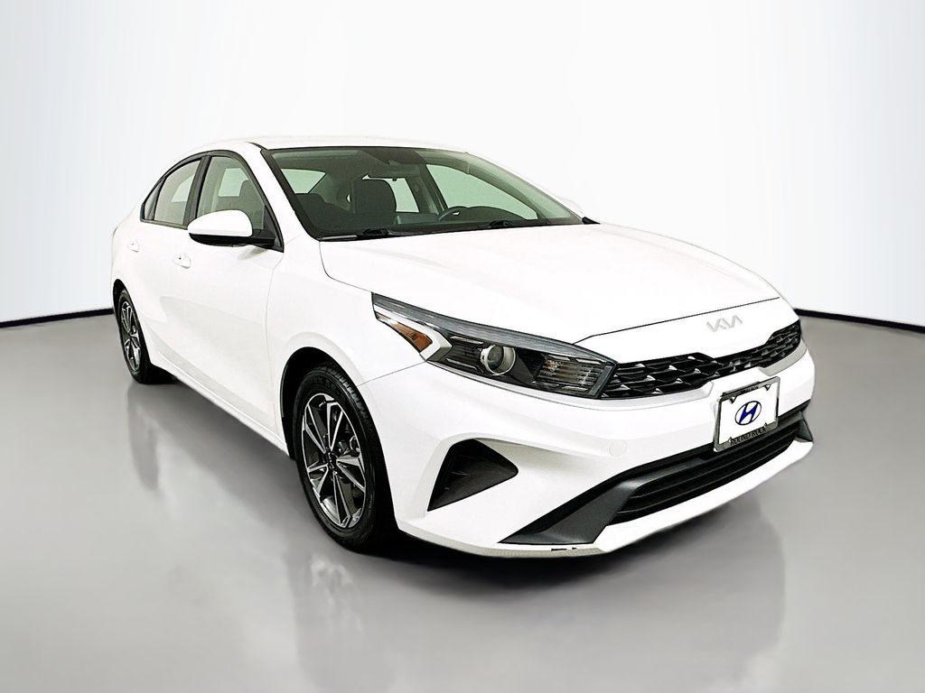 2023 Kia Forte LXS 3