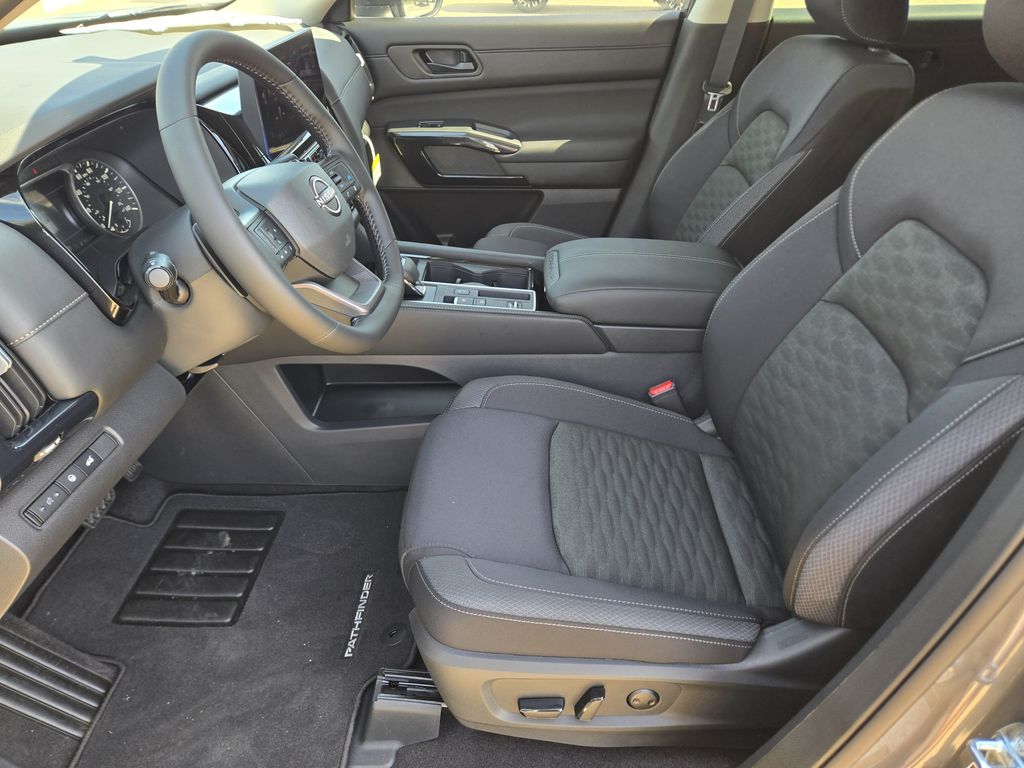 2026 Nissan Pathfinder SV - 7