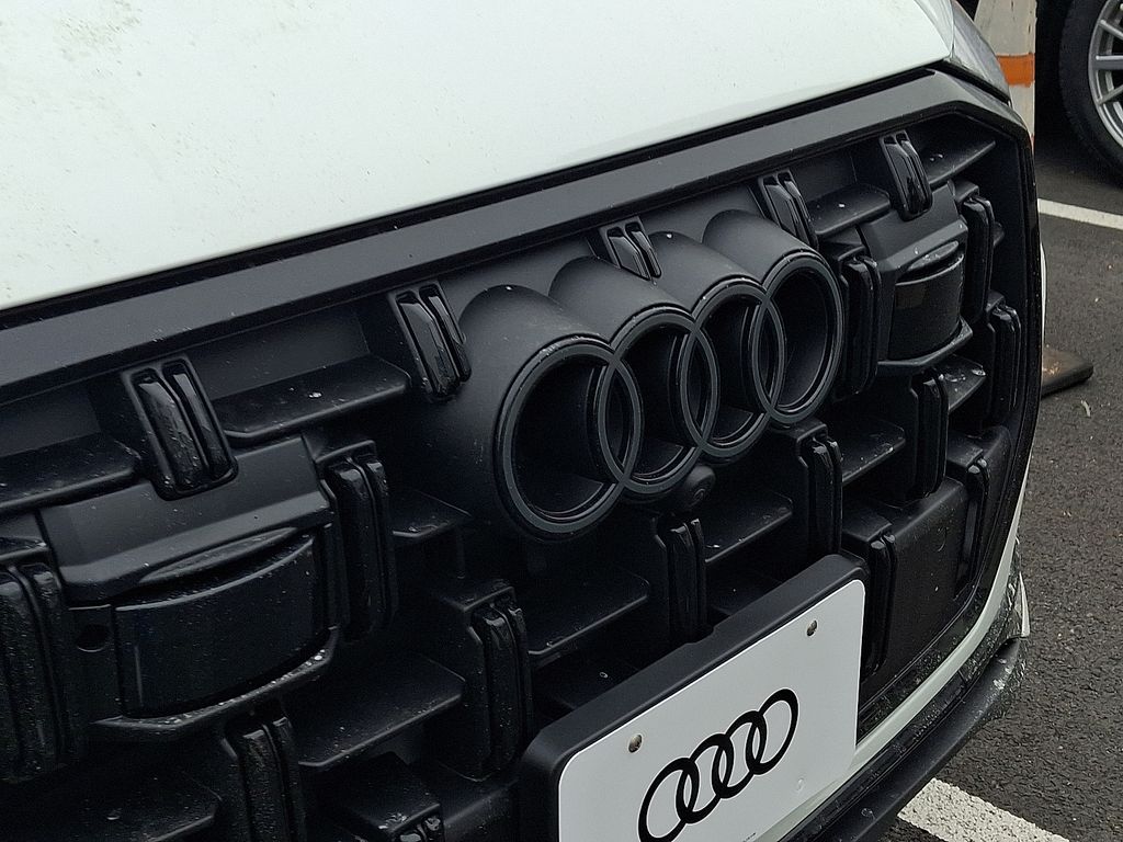 Thumbnail: 2026 Audi Q7 - 4