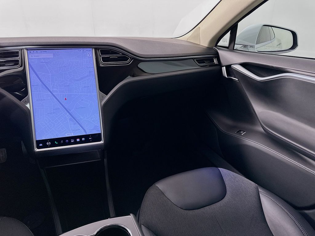 Thumbnail: 2014 Tesla Model S - 23