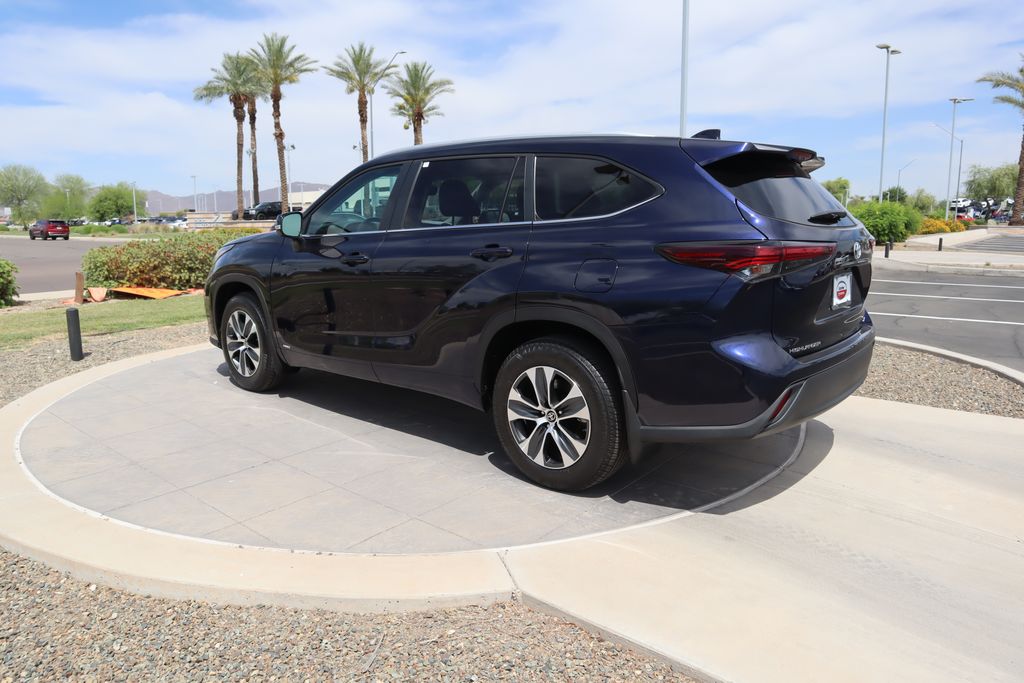 2025 Toyota Highlander XLE 7