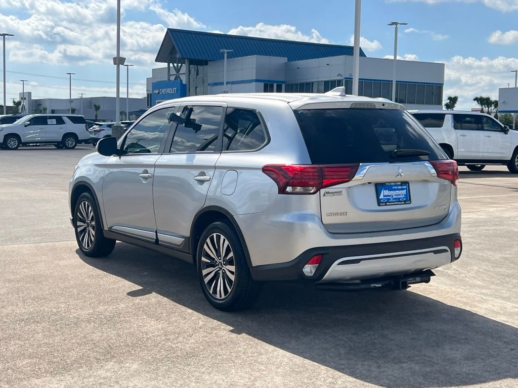 2019 Mitsubishi Outlander SE - 8