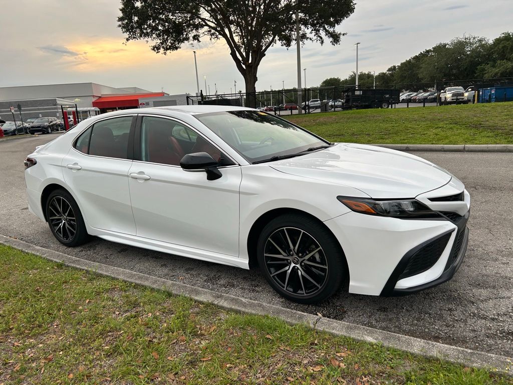 Thumbnail: 2022 Toyota Camry - 8