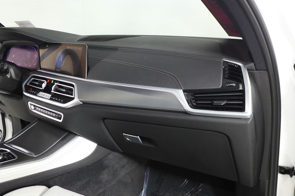 Thumbnail: 2023 BMW X5 - 14