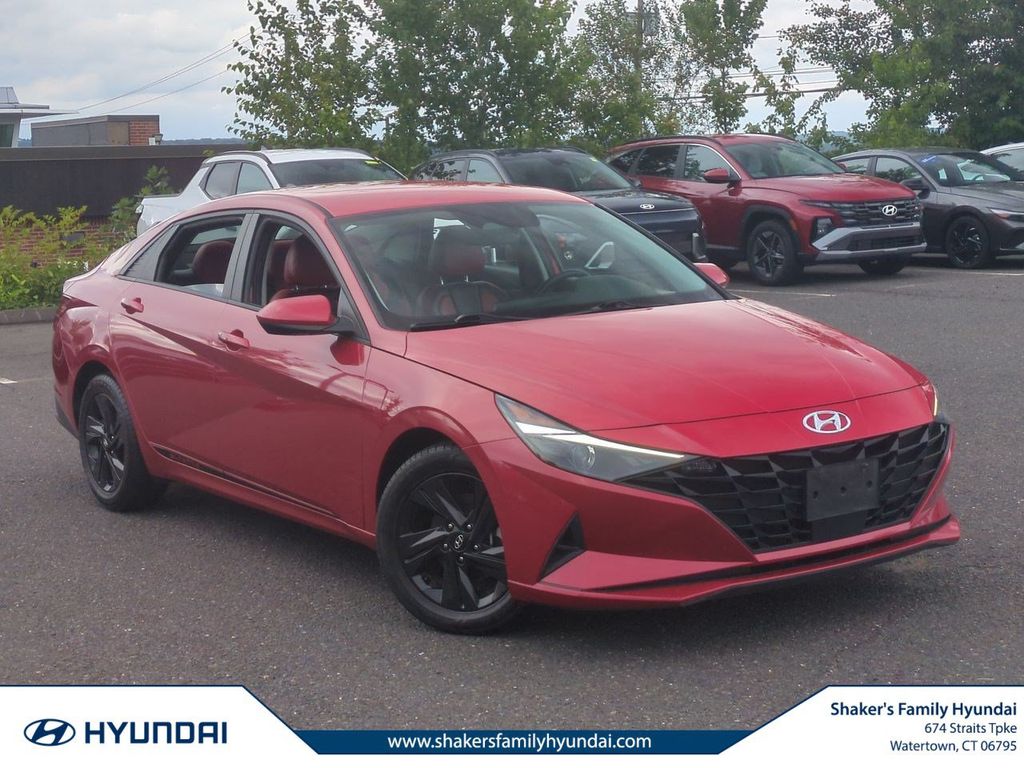 Calypso Red 2021 Hyundai Elantra Sedan Front-Wheel Drive Continuously Variable Transmission