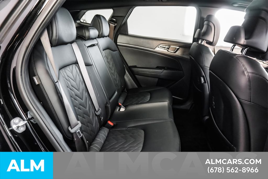 Used 2025 Black Kia X-Line image 20