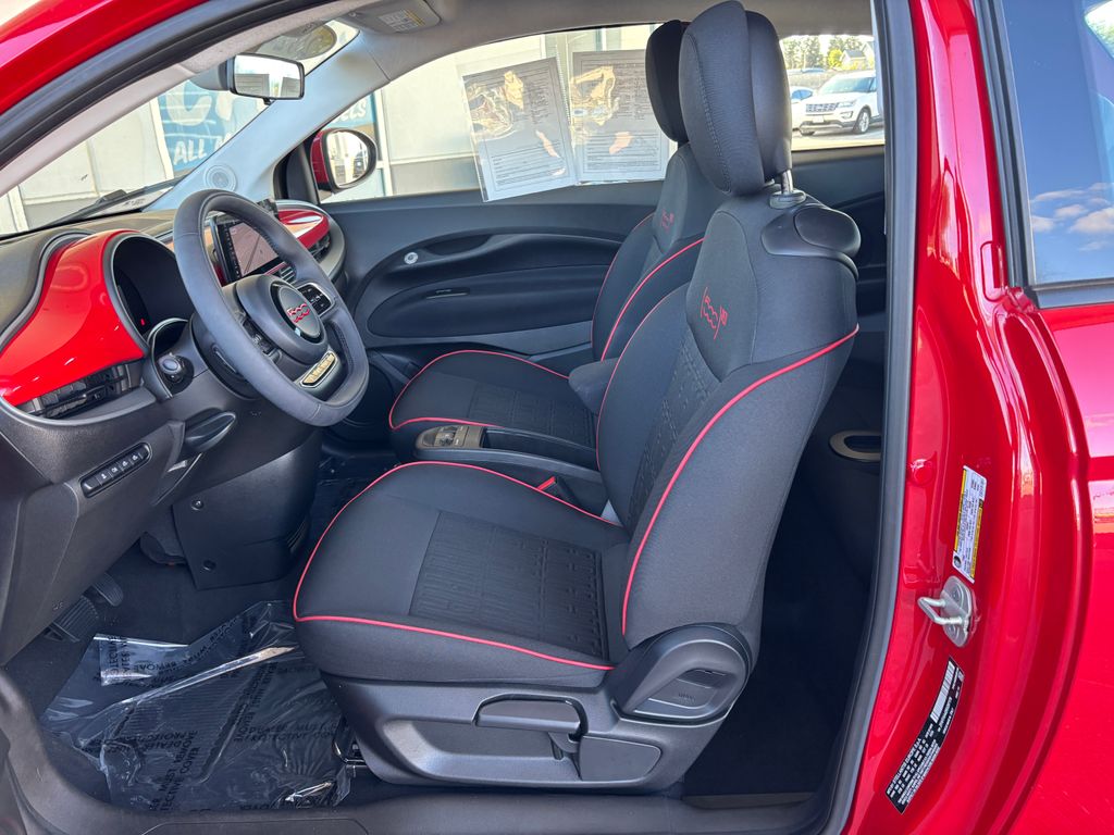 Thumbnail: 2024 Fiat 500e - 11