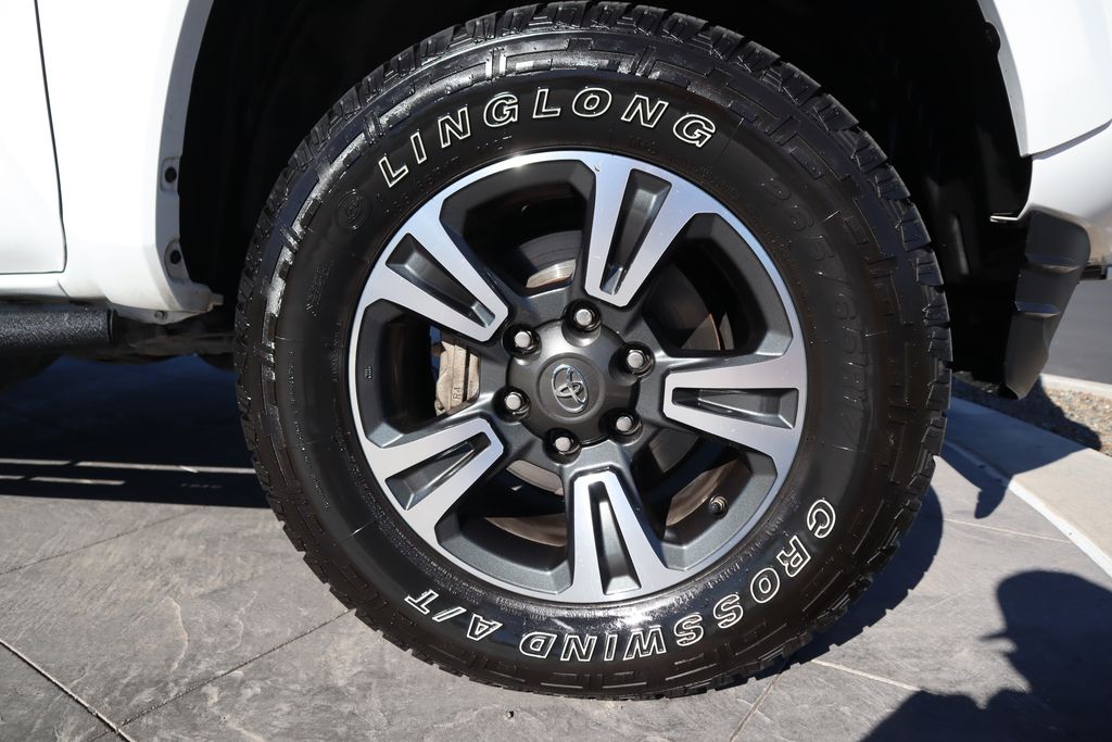 Thumbnail: 2019 Toyota Tacoma - 31