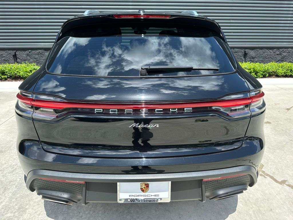 2022 Porsche Macan  11