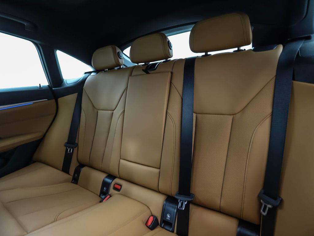 Thumbnail: 2026 BMW i4 - 23