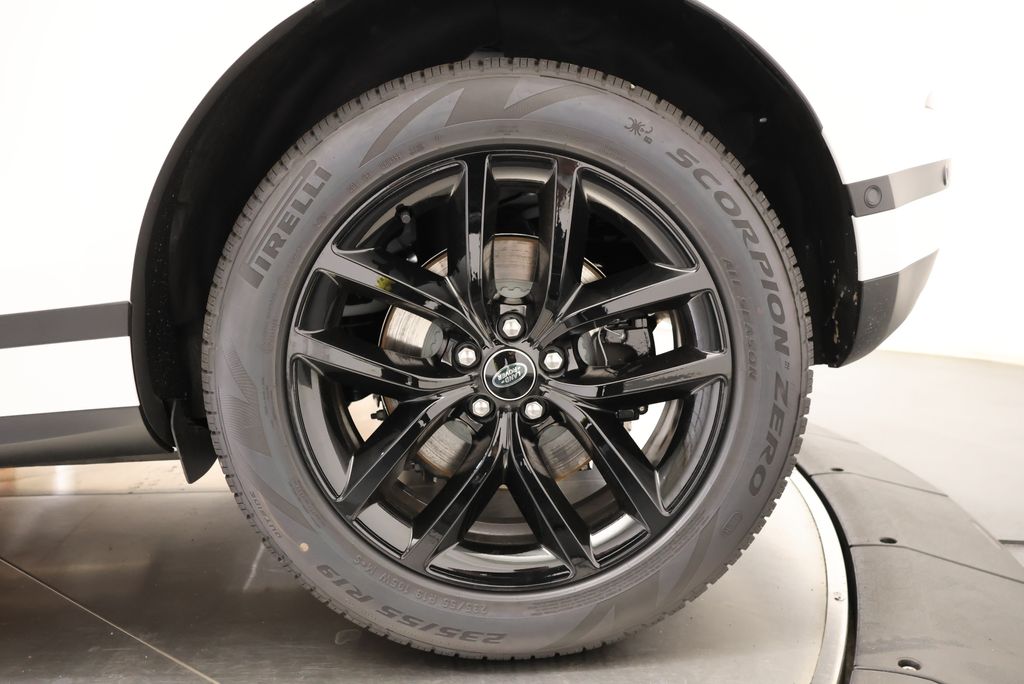 Thumbnail: 2026 Land Rover Range Rover Evoque - 10