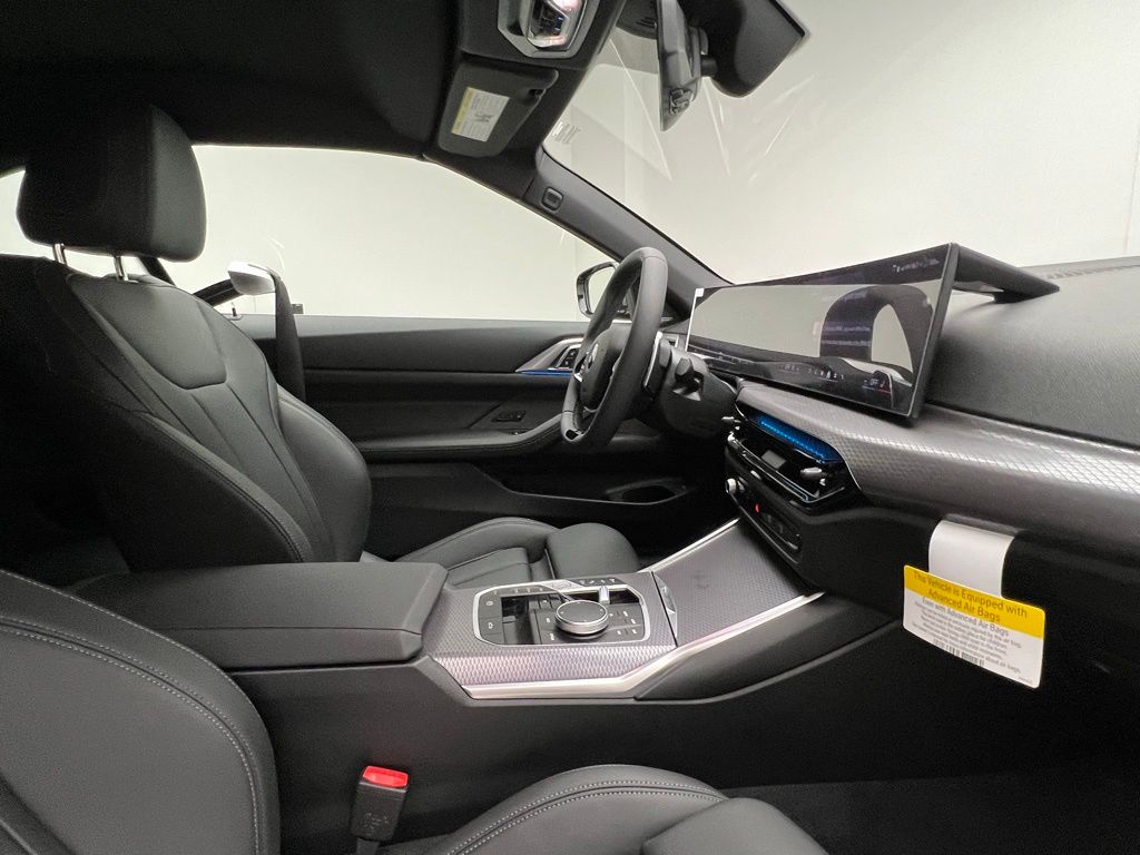 Thumbnail: 2026 BMW 4 Series - 10