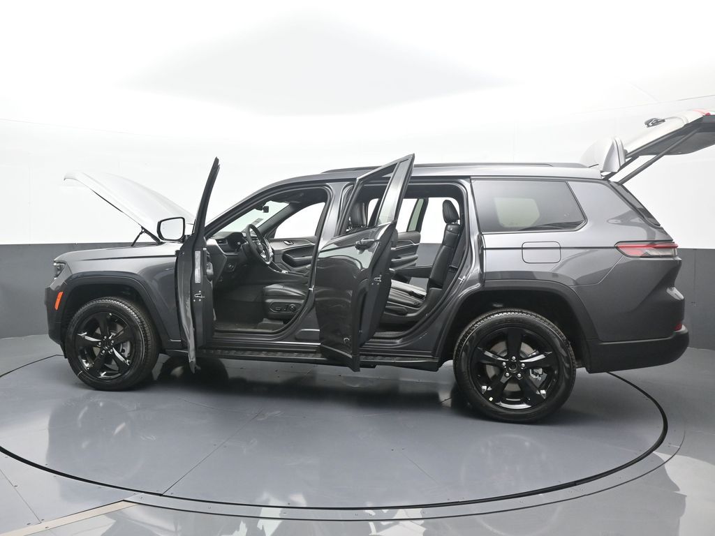 Used 2025 Baltic Gray Metallic Clearcoat Jeep Limited image 43