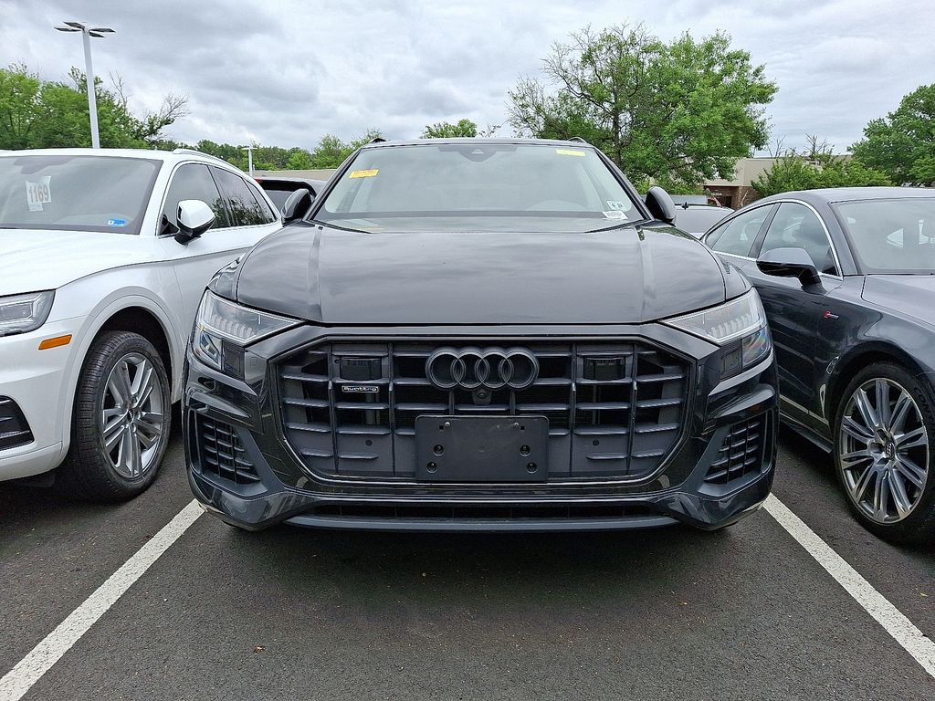 Thumbnail: 2023 Audi Q8 - 2