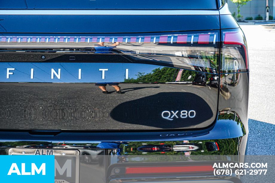 Used 2025 Black INFINITI LUXE image 13