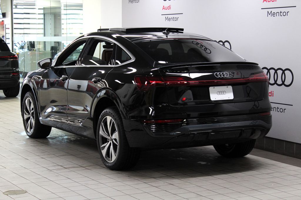 2024 Audi Q8 e-tron Premium Plus 4