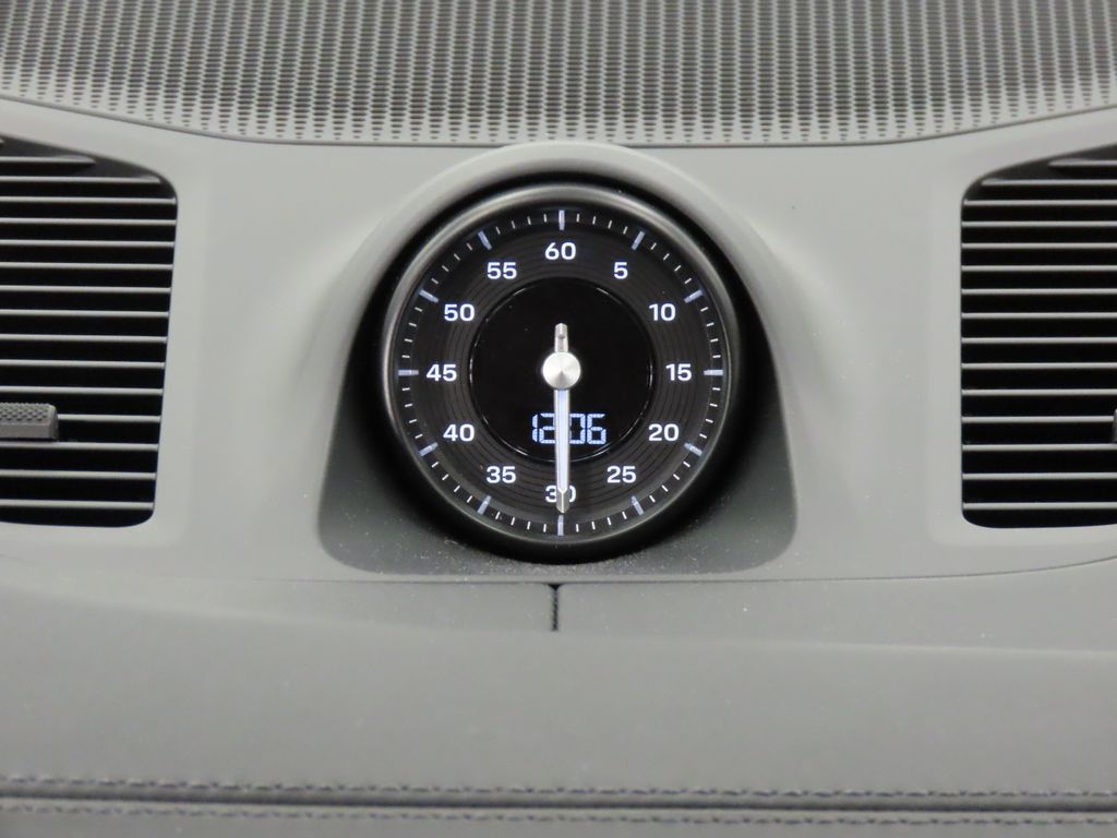 Thumbnail: 2025 Porsche Cayenne - 27