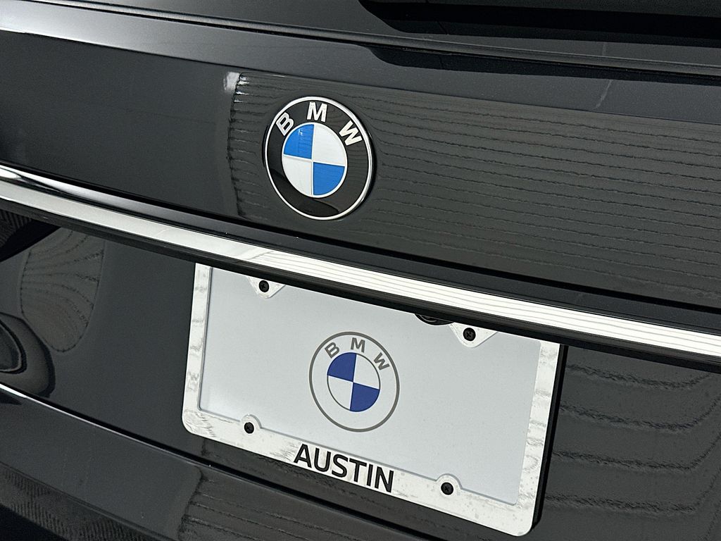 Thumbnail: 2026 BMW X7 - 22