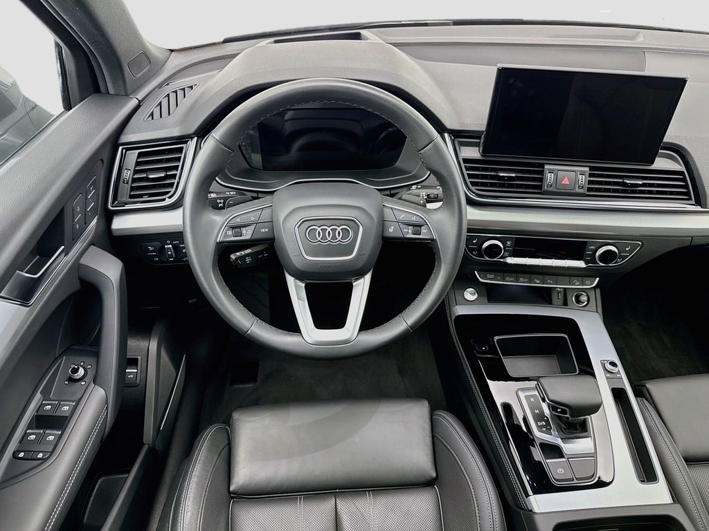 Thumbnail: 2023 Audi Q5 - 10