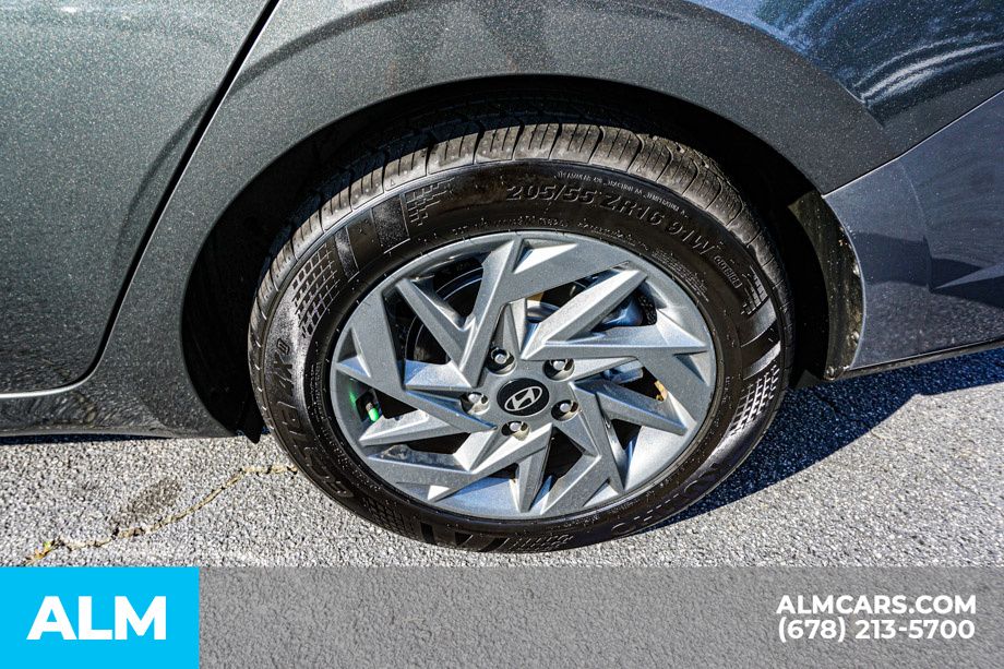 Used 2024 Gray Hyundai SEL image 16