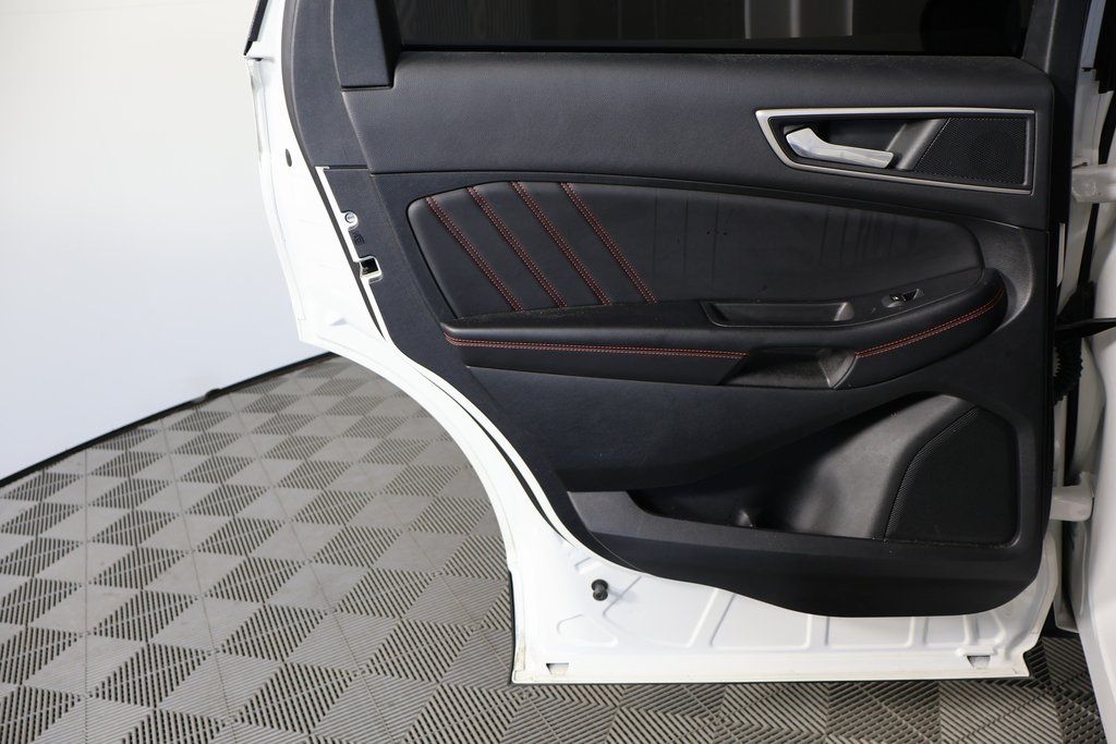 Thumbnail: 2022 Ford Edge - 11