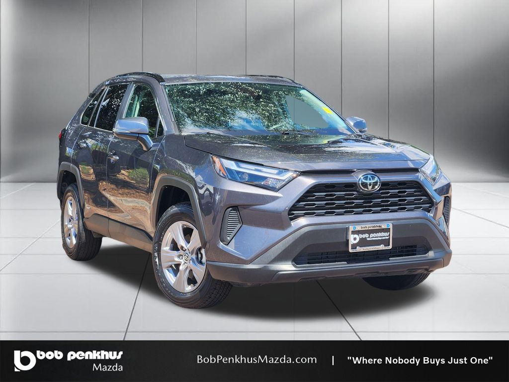 2025 Toyota RAV4 Hybrid XLE