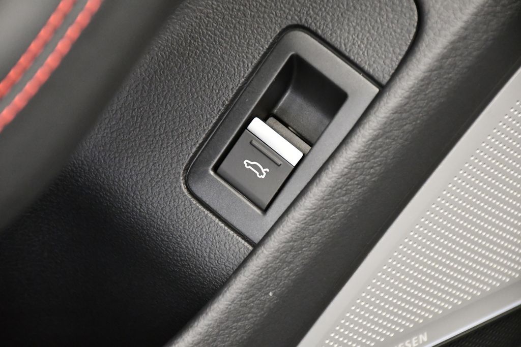 Thumbnail: 2026 Audi RS 7 - 32