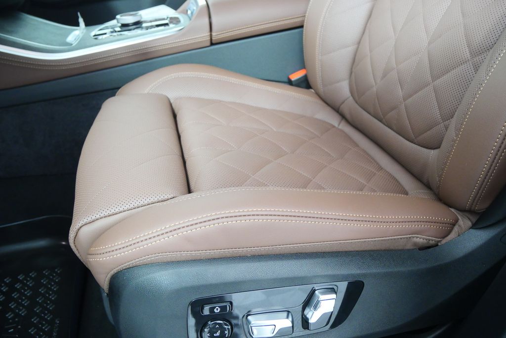 Thumbnail: 2026 BMW X5 - 10