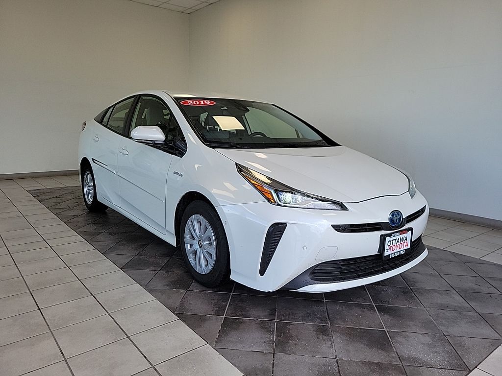 Super White 2019 Toyota Prius LE FWD Hatchback Front-Wheel Drive Continuously Variable Transmission