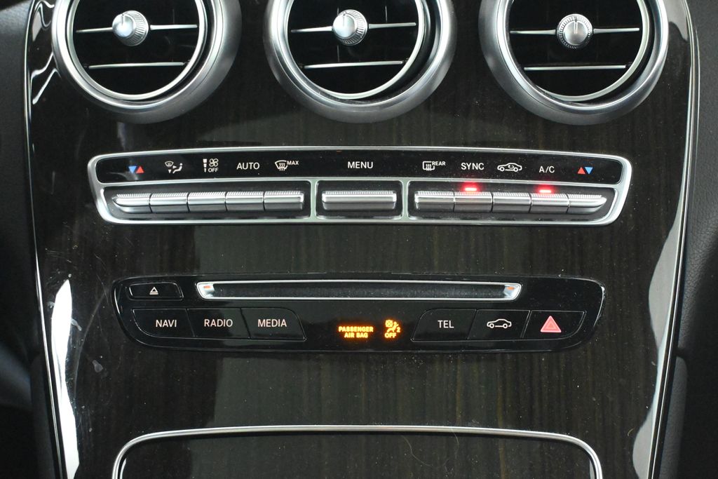 Thumbnail: 2019 Mercedes-Benz GLC - 23