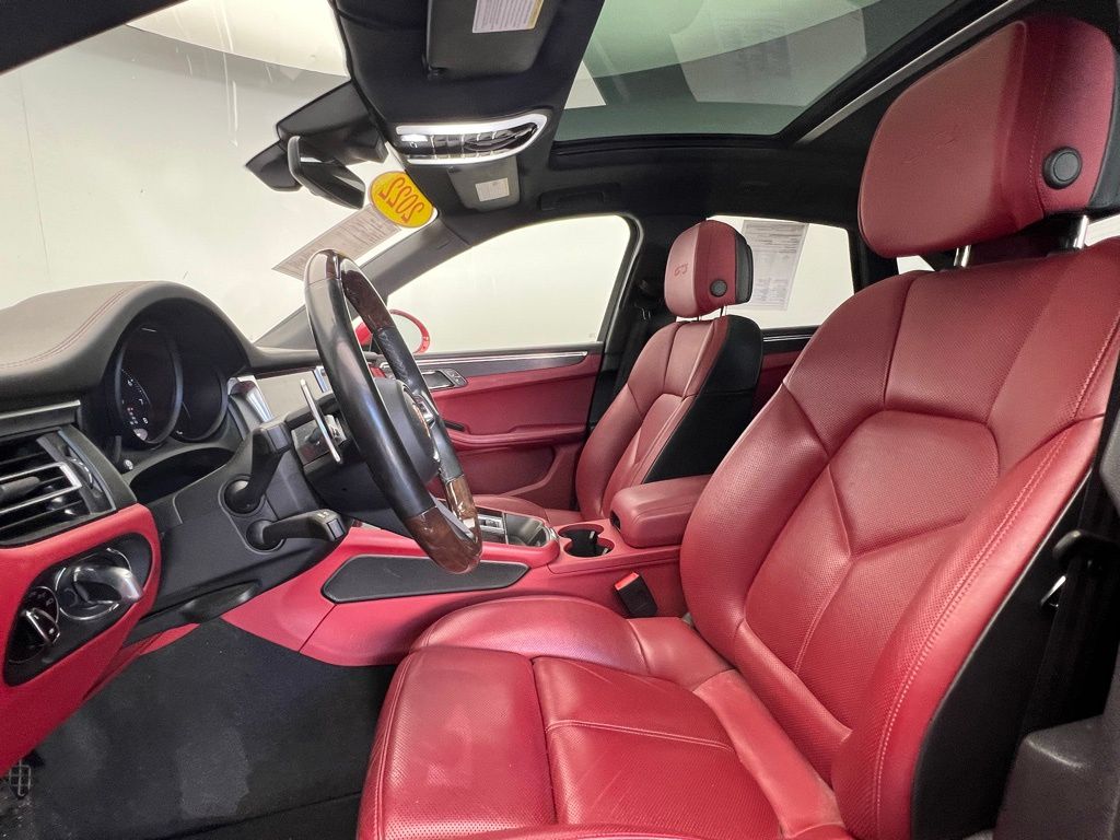 Thumbnail: 2022 Porsche Macan - 5