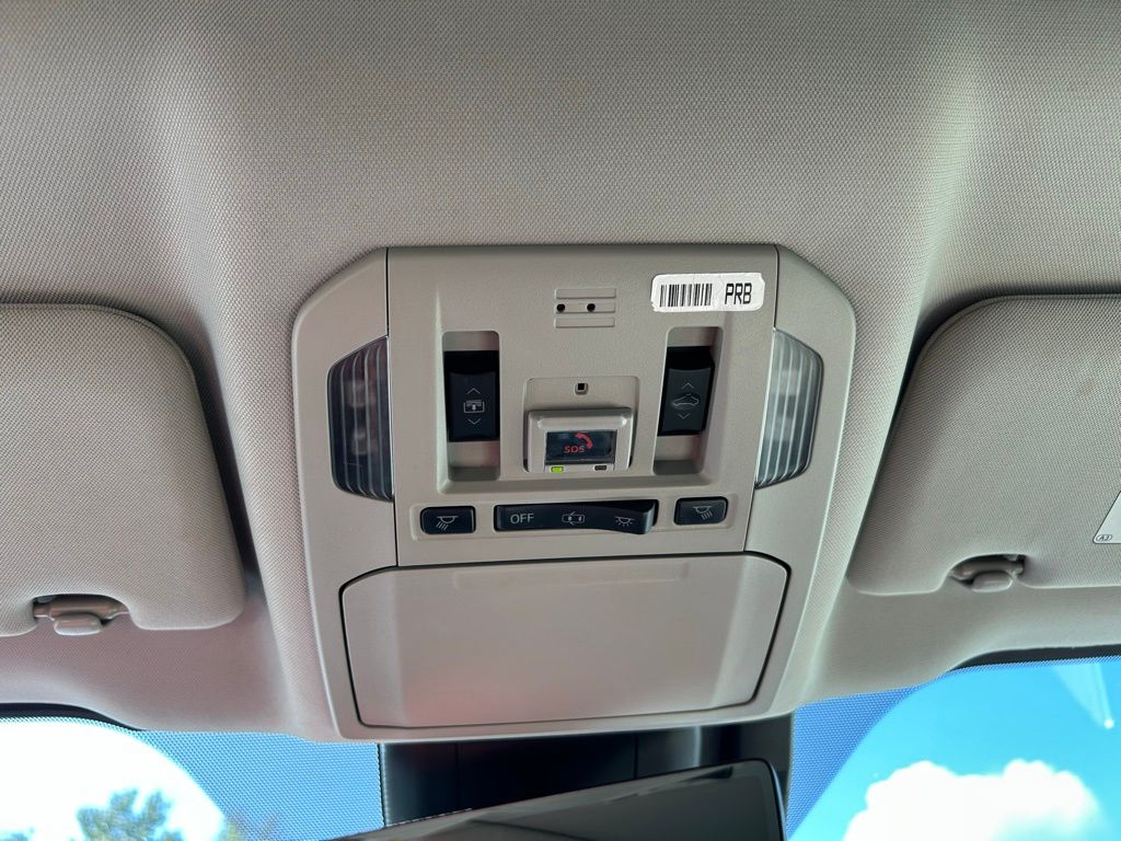 Thumbnail: 2021 Toyota Highlander - 31