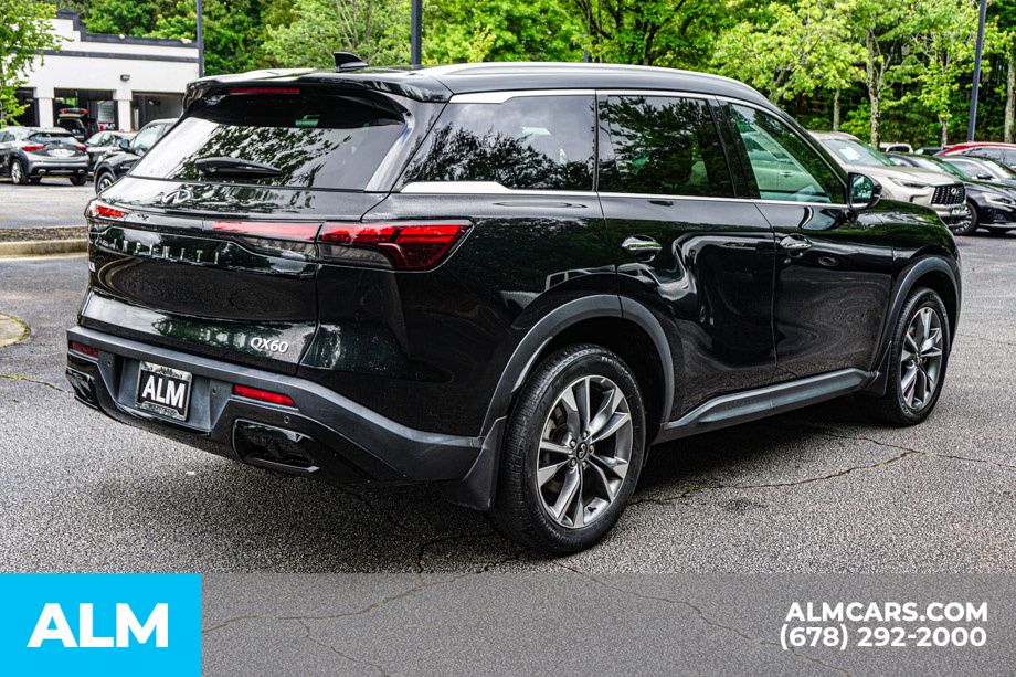 Used 2024 Black INFINITI LUXE image 5