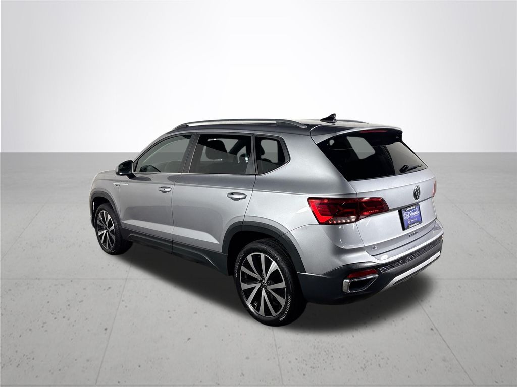 2024 Volkswagen Taos 1.5T SE