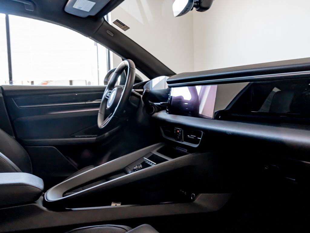 Certified Used 2024  Porsche 4 image 33