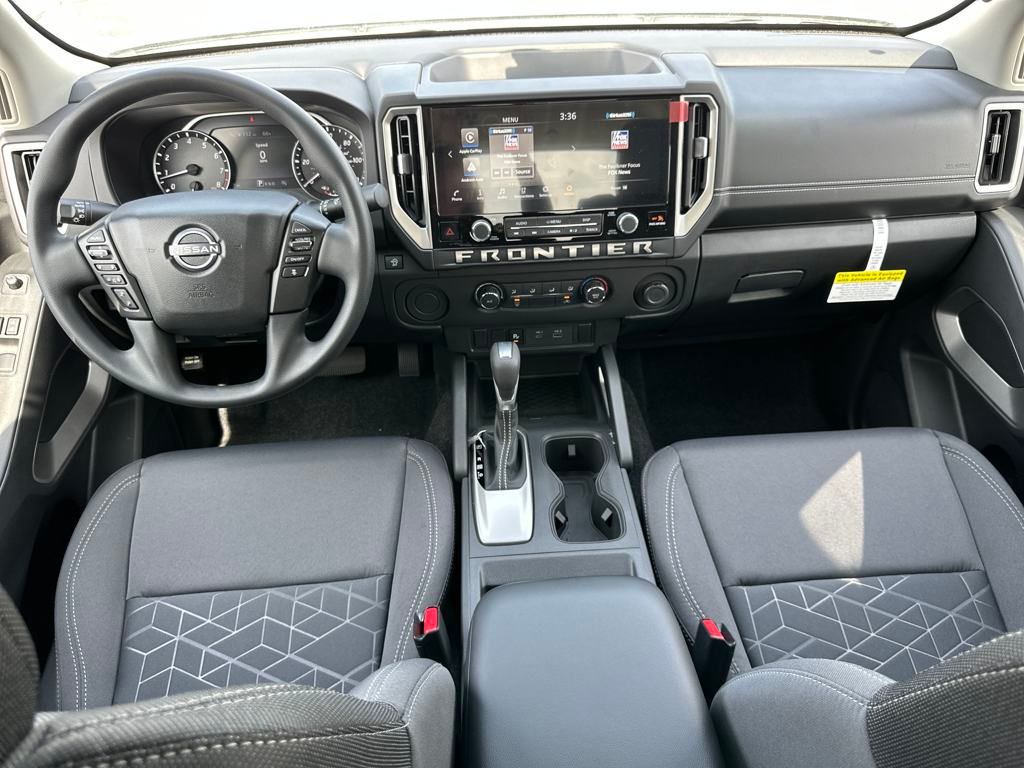 2025 Nissan Frontier SV photo