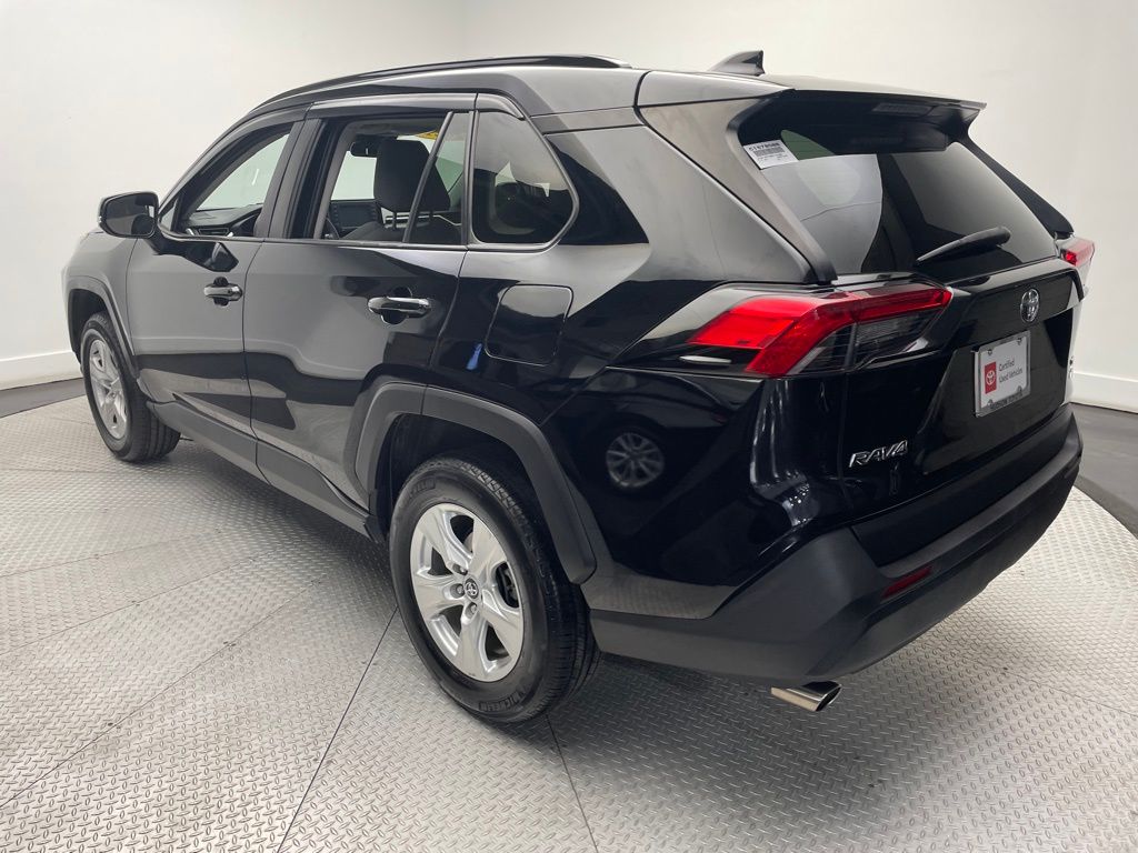 2021 Toyota RAV4 XLE 7