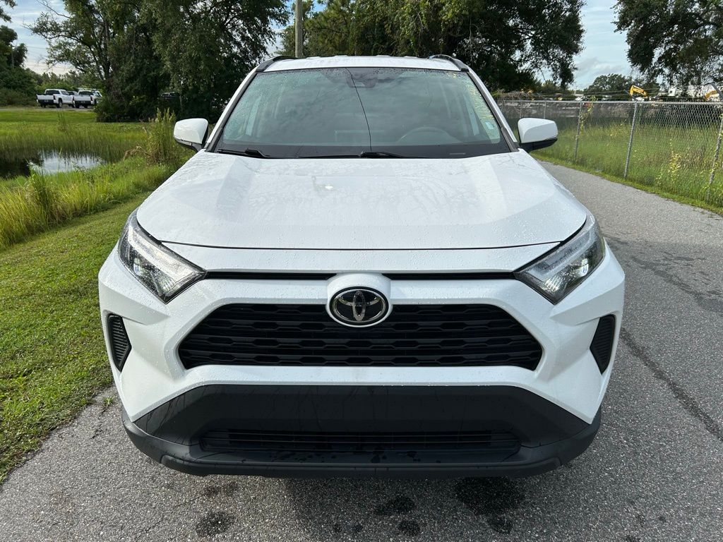 Thumbnail: 2022 Toyota RAV4 - 8