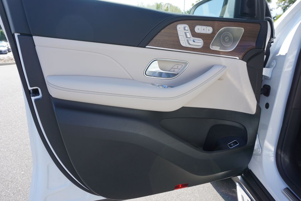 Thumbnail: 2026 Mercedes-Benz GLE - 23