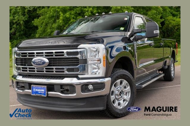 Black Metallic 2023 Ford F-250 Super Duty Pickup Truck Four-Wheel Drive Automatic