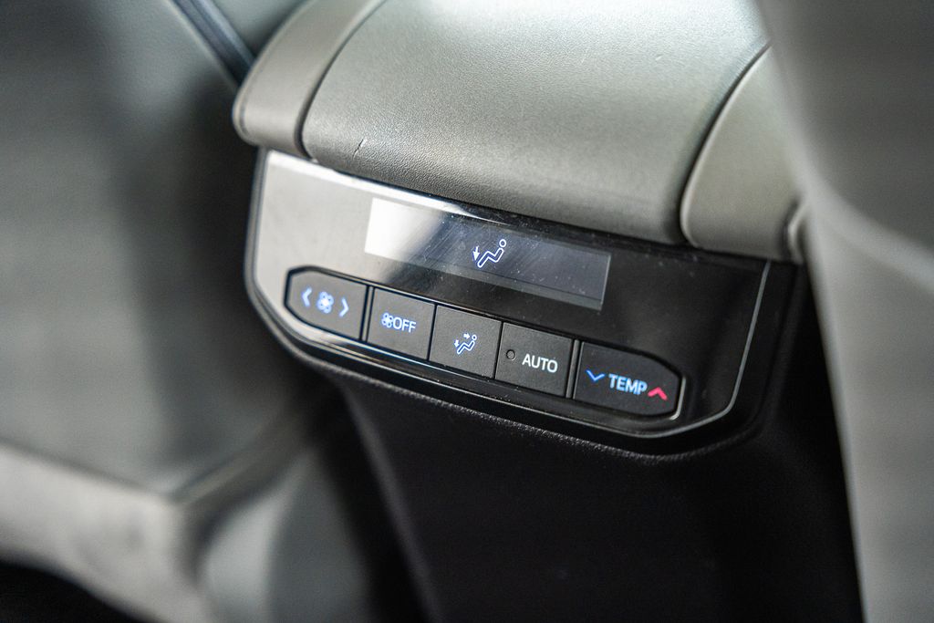 ToyotaHighlander Hybrid36