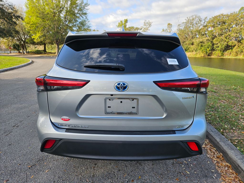 2022 Toyota Highlander XLE 4