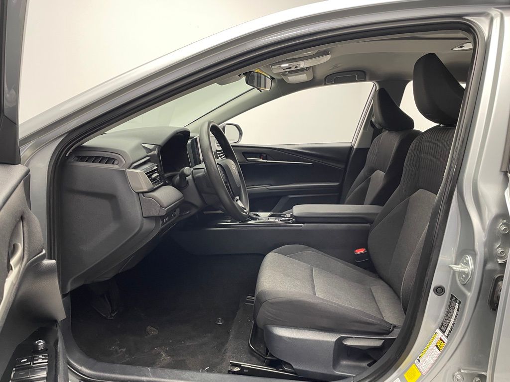 Thumbnail: 2025 Toyota Camry - 12